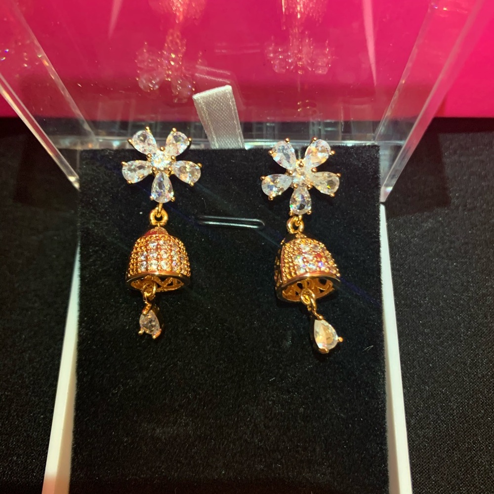 Ear Rings - Picture 2 of 2